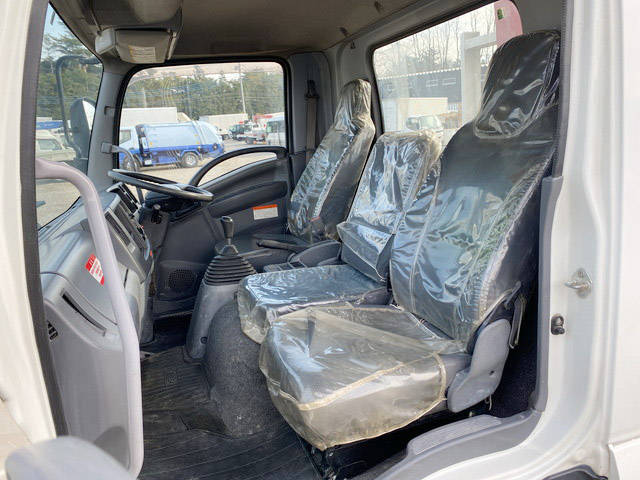 いすゞフォワードユニック4段中型（4t）[写真31]