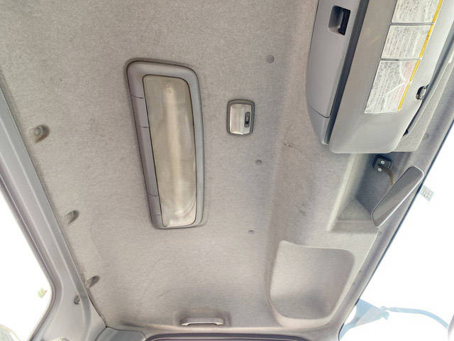 いすゞフォワードユニック4段中型（4t）[写真33]