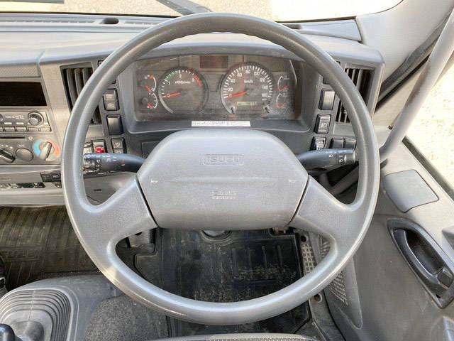 いすゞフォワードユニック4段中型（4t）[写真38]