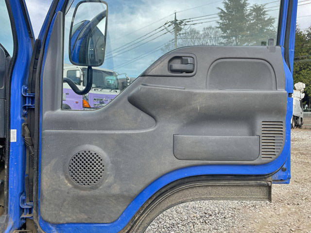 いすゞエルフダブルキャブ（Wキャブ）小型（2t・3t）[写真20]