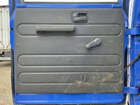 いすゞエルフダブルキャブ（Wキャブ）小型（2t・3t）[写真21]