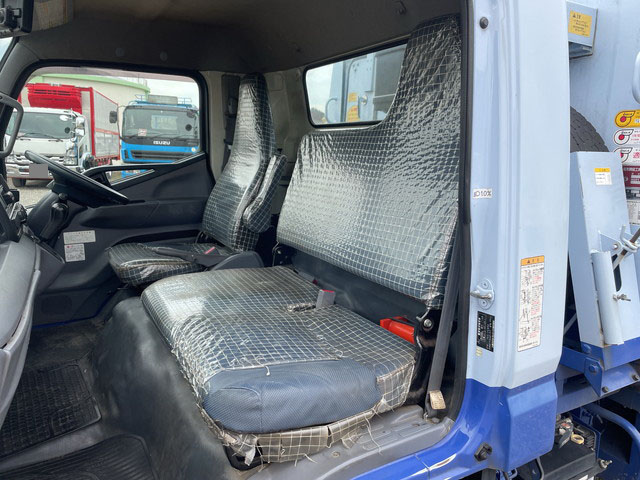 三菱ふそうキャンターパッカー車（塵芥車）小型（2t・3t）[写真29]