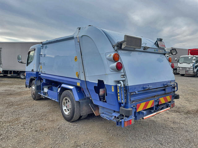 三菱ふそうキャンターパッカー車（塵芥車）小型（2t・3t）[写真04]