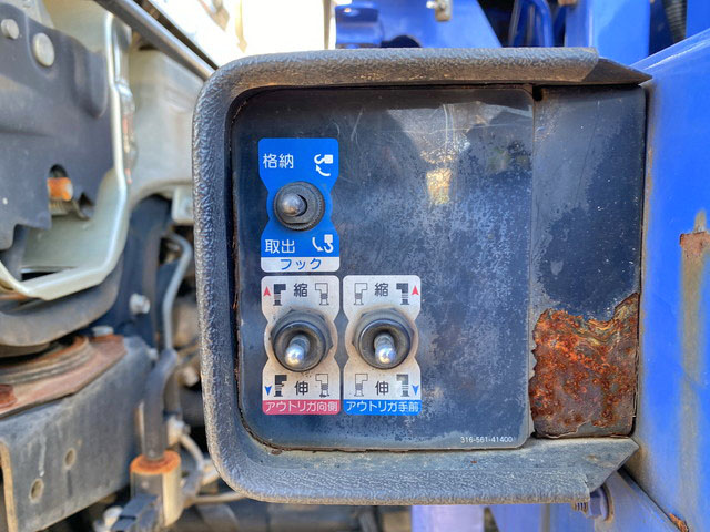 三菱ふそうキャンターダンプ・クレーン付小型（2t・3t）[写真24]