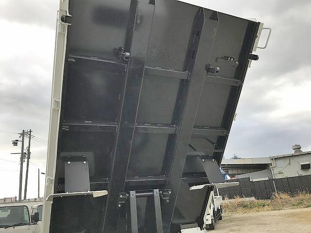 三菱ふそうキャンターダンプ小型（2t・3t）[写真11]