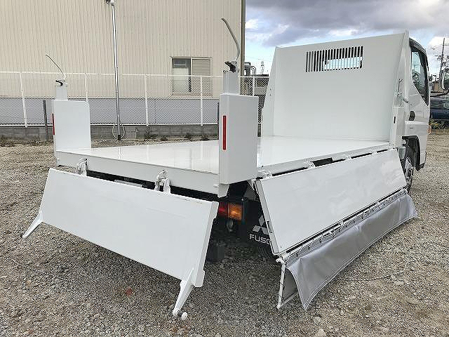 三菱ふそうキャンターダンプ小型（2t・3t）[写真06]