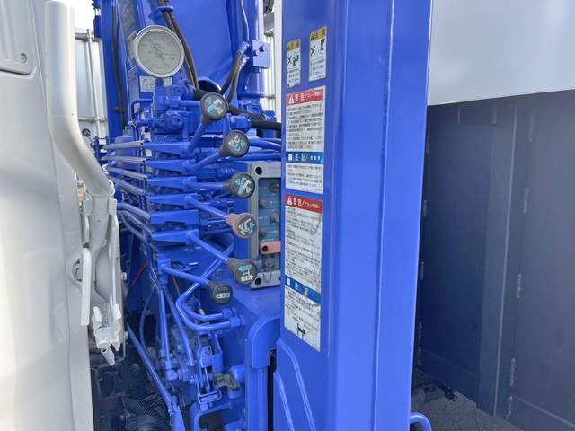 三菱ふそうファイターセルフクレーン4段増トン（6t・8t）[写真23]