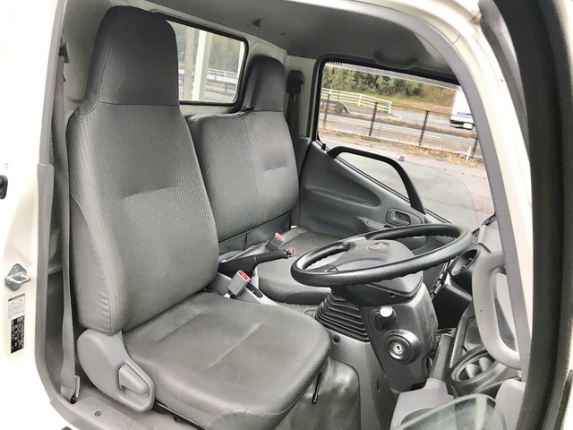 日野デュトロ平ボディ小型（2t・3t）[写真23]