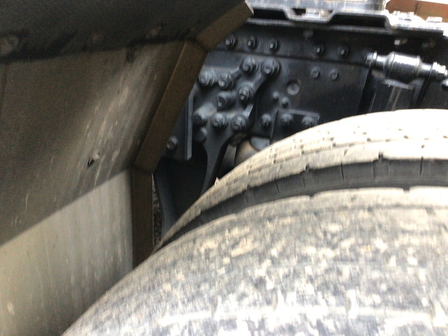 三菱ふそうスーパーグレートトレーラーヘッド（トラクターヘッド）大型（10t）[写真13]