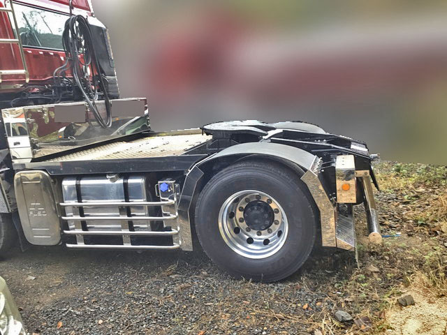 三菱ふそうスーパーグレートトレーラーヘッド（トラクターヘッド）大型（10t）[写真04]