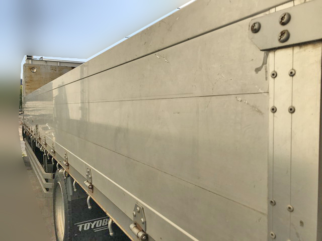 UDトラックスコンドルアルミブロック増トン（6t・8t）[写真02]