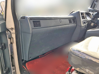 UDトラックスコンドルアルミブロック増トン（6t・8t）[写真22]