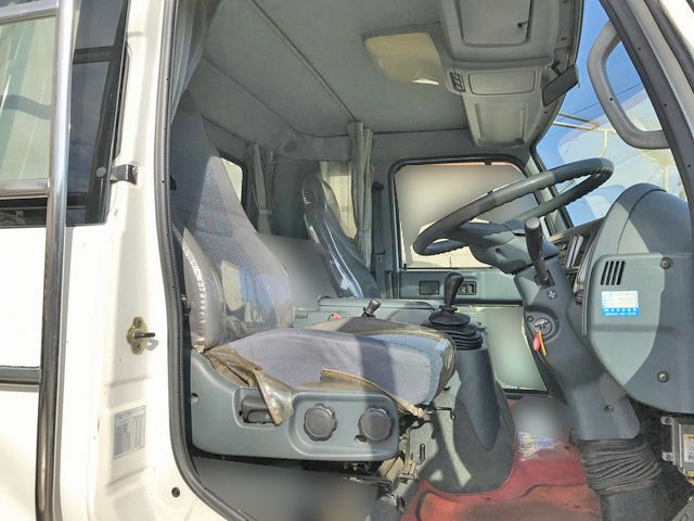 UDトラックスコンドルアルミブロック増トン（6t・8t）[写真25]