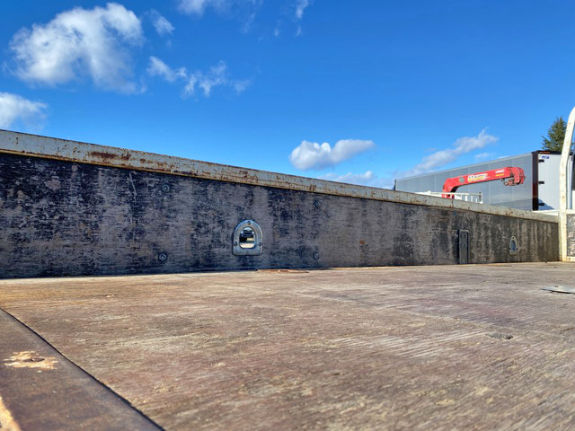 いすゞエルフ平ボディ小型（2t・3t）[写真11]