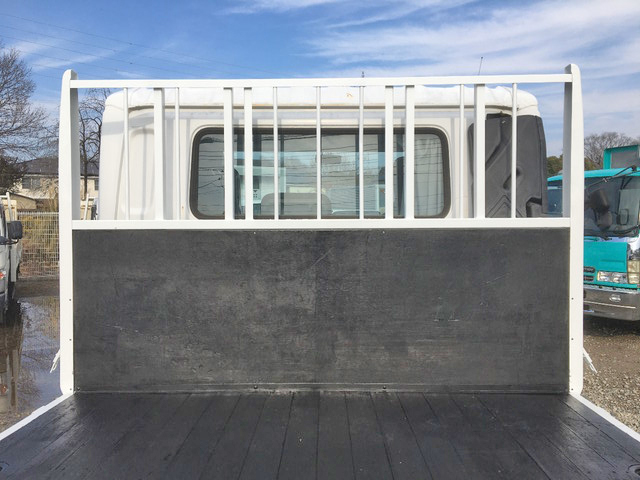 UDトラックスコンドル平ボディ中型（4t）[写真10]