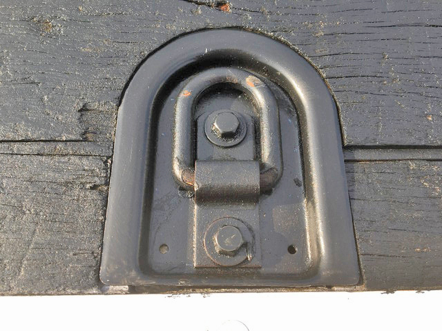 UDトラックスコンドル平ボディ中型（4t）[写真12]