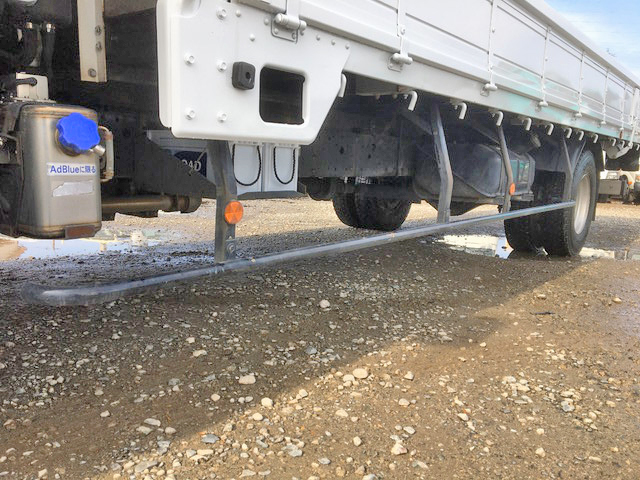 UDトラックスコンドル平ボディ中型（4t）[写真15]