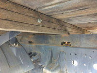 UDトラックスコンドル平ボディ中型（4t）[写真23]