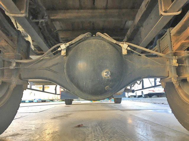 UDトラックスコンドル平ボディ中型（4t）[写真25]