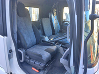 UDトラックスコンドル平ボディ中型（4t）[写真34]