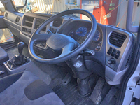 UDトラックスコンドル平ボディ中型（4t）[写真35]