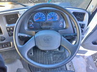 UDトラックスコンドル平ボディ中型（4t）[写真38]