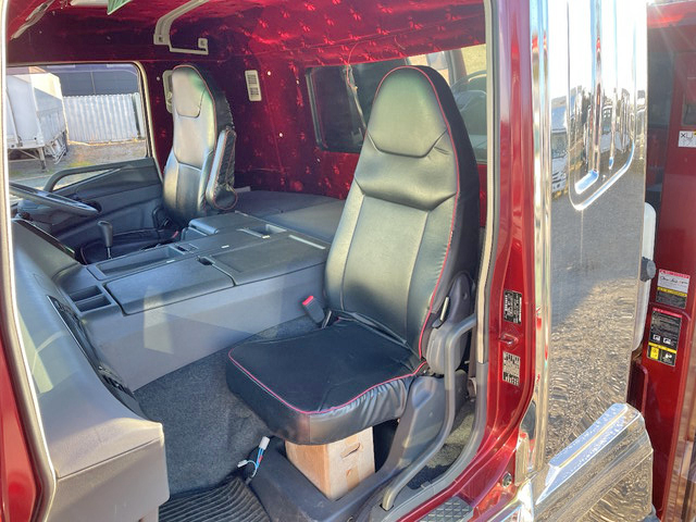 三菱ふそうスーパーグレートセルフクレーン4段大型（10t）[写真32]