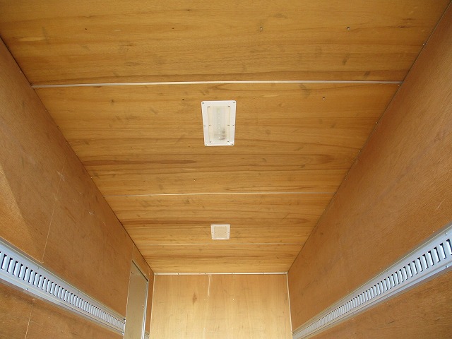 日野デュトロアルミバン小型（2t・3t）[写真16]