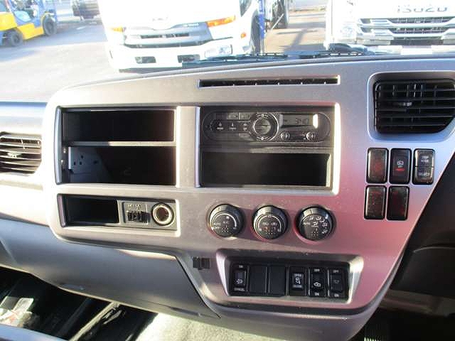 UDトラックスコンドルアルミウイング中型（4t）[写真11]