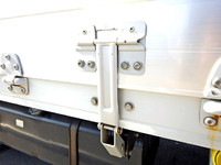 いすゞフォワードアルミウイング中型（4t）[写真12]