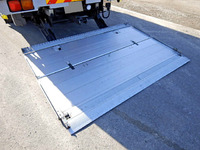 いすゞフォワードアルミウイング中型（4t）[写真17]