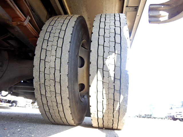 いすゞフォワードアルミウイング中型（4t）[写真20]