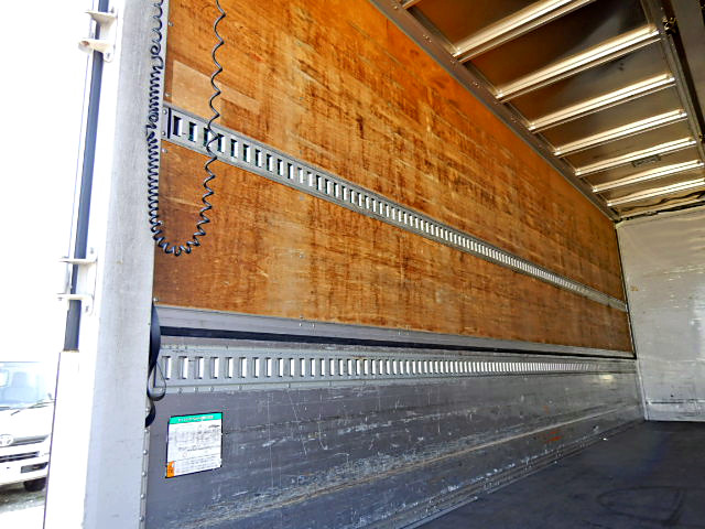 いすゞフォワードアルミウイング中型（4t）[写真06]