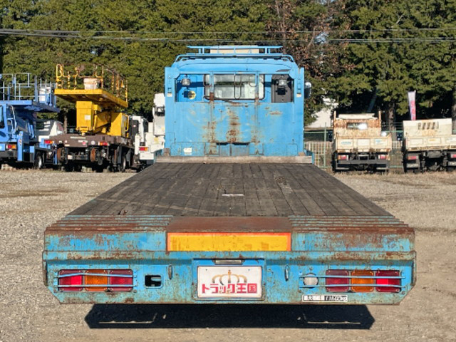 いすゞギガセルフローダー大型（10t）[写真11]