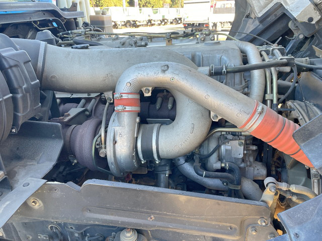 いすゞギガセルフローダー大型（10t）[写真23]