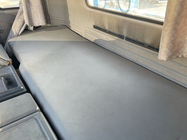 いすゞギガセルフローダー大型（10t）[写真33]