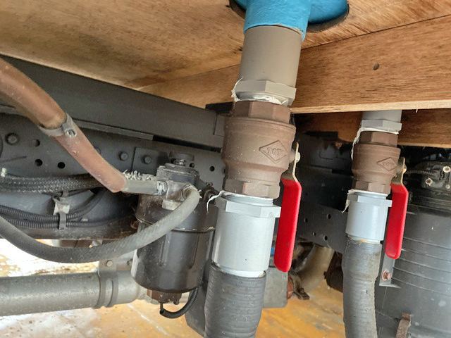 三菱ふそうキャンター活魚運搬車小型（2t・3t）[写真20]