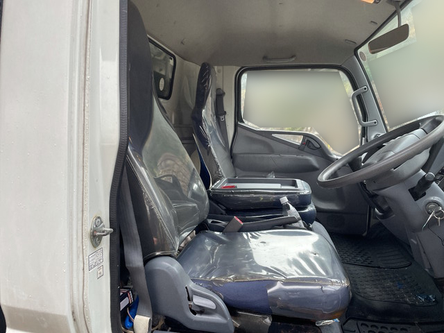 三菱ふそうキャンター活魚運搬車小型（2t・3t）[写真31]