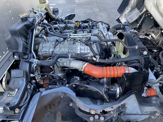 三菱ふそうキャンターアルミバン小型（2t・3t）[写真16]