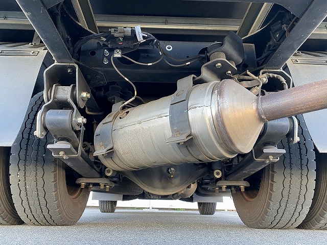 三菱ふそうキャンターアルミバン小型（2t・3t）[写真20]