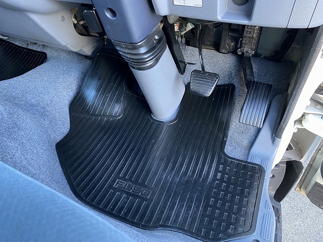 三菱ふそうキャンターアルミバン小型（2t・3t）[写真31]