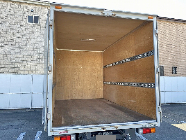 三菱ふそうキャンターアルミバン小型（2t・3t）[写真06]