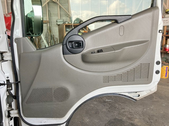 日産アトラス平ボディ小型（2t・3t）[写真28]