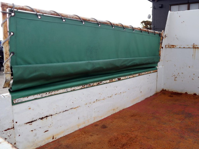 日野デュトロダブルキャブ・ダンプ小型（2t・3t）[写真13]