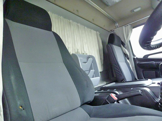 日野レンジャーパネルバン中型（4t）[写真13]