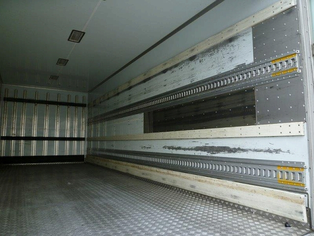 日野レンジャーパネルバン中型（4t）[写真20]