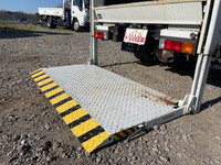 三菱ふそうキャンターガッツ平ボディ小型（2t・3t）[写真15]