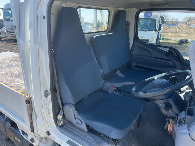 三菱ふそうキャンターガッツ平ボディ小型（2t・3t）[写真26]