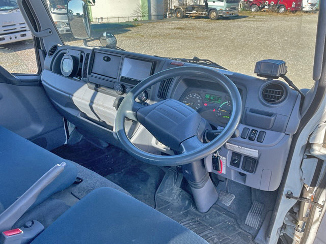 三菱ふそうキャンターガッツ平ボディ小型（2t・3t）[写真28]