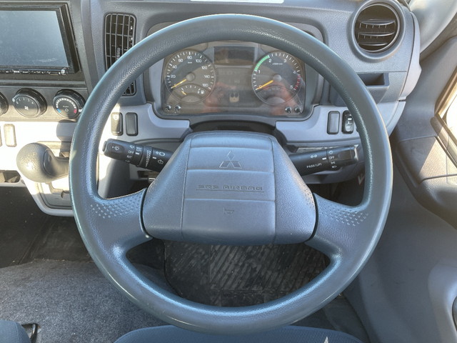 三菱ふそうキャンターガッツ平ボディ小型（2t・3t）[写真30]